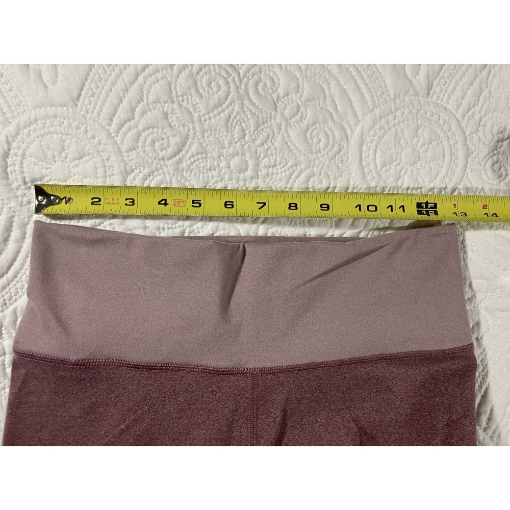 Fabletics Leggings Women's Size Medium Mauve 21" inseam Athleisure Wear Yoga - Picture 4 of 8